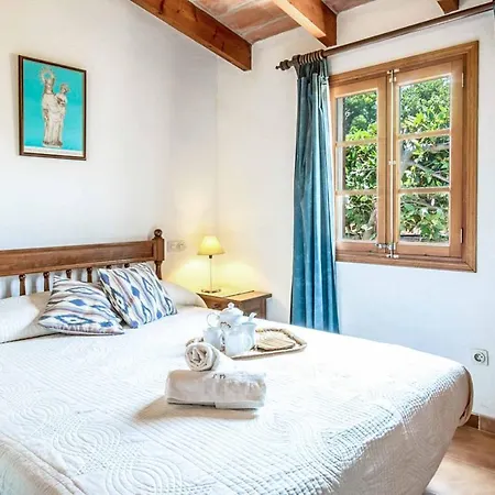 Rosita Villa *